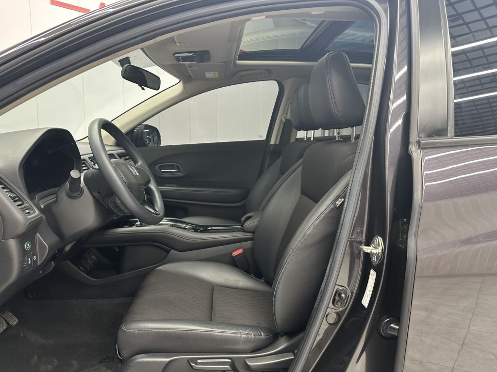Honda VEZEL 2022 1.5L CVT Phantom Night - Pioneer Edition - Huishida Trading