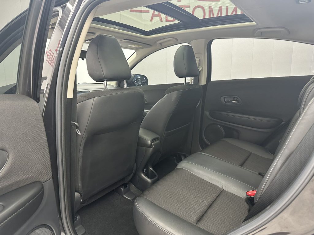 Honda VEZEL 2022 1.5L CVT Phantom Night - Pioneer Edition - Huishida Trading