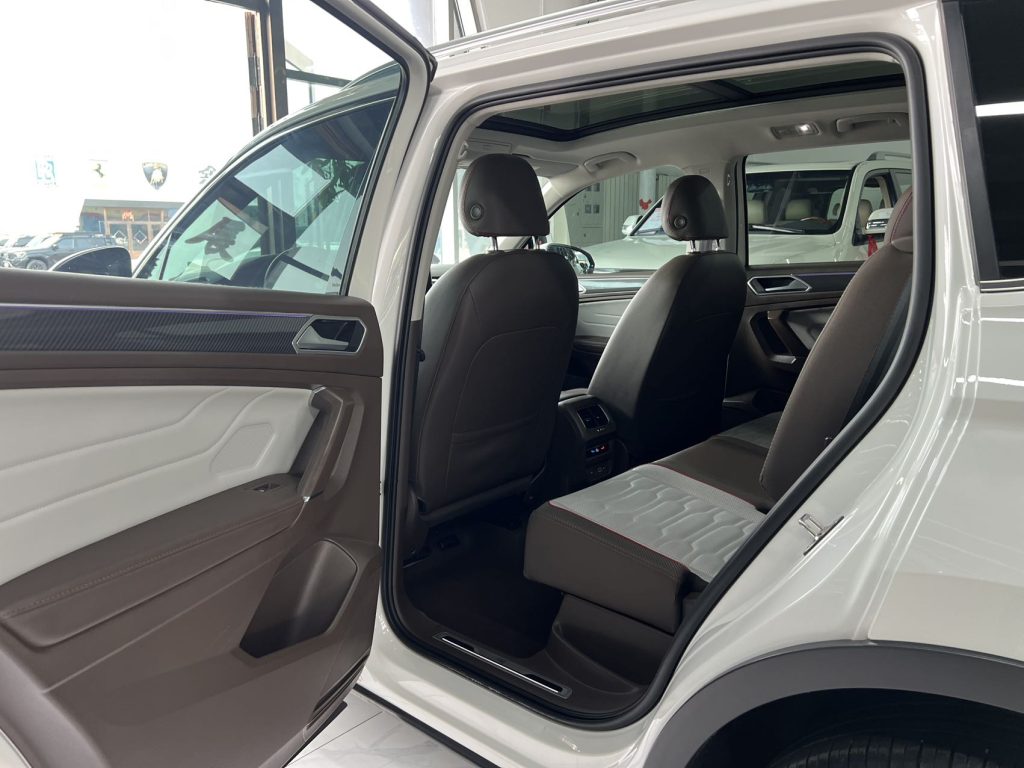 Volkswagen Tiguan L 2022 380TSI Automatic 4WD R-Line Flagship Edition 7-местный - Huishida Trading