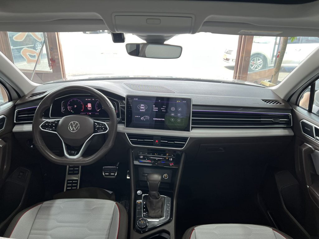 Volkswagen Tiguan L 2022 380TSI Automatic 4WD R-Line Flagship Edition 7-местный - Huishida Trading