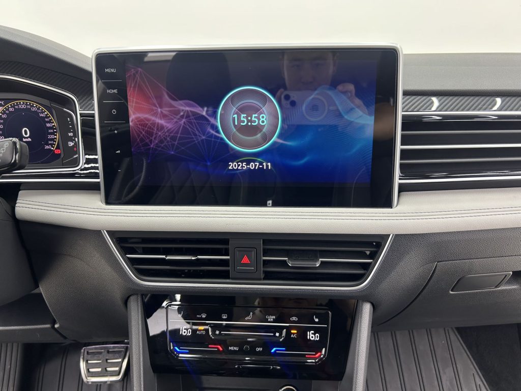 Volkswagen Tiguan L 2022 380TSI Automatic 4WD R-Line Yuexiang Edition 7-местный - Huishida Trading