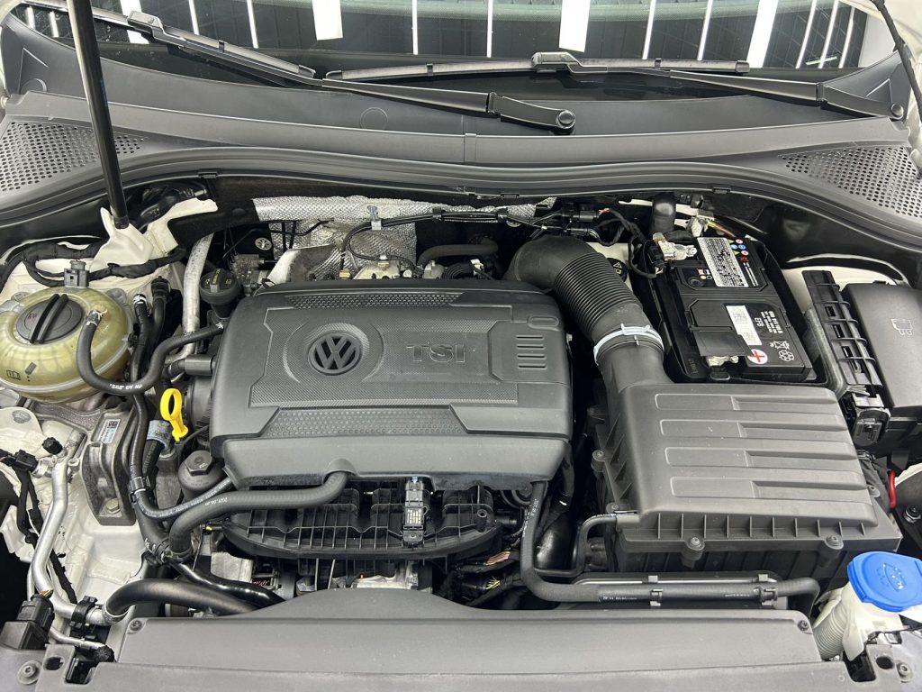 Volkswagen Tiguan L 2022 380TSI Automatic 4WD R-Line Yuexiang Edition 7-местный - Huishida Trading