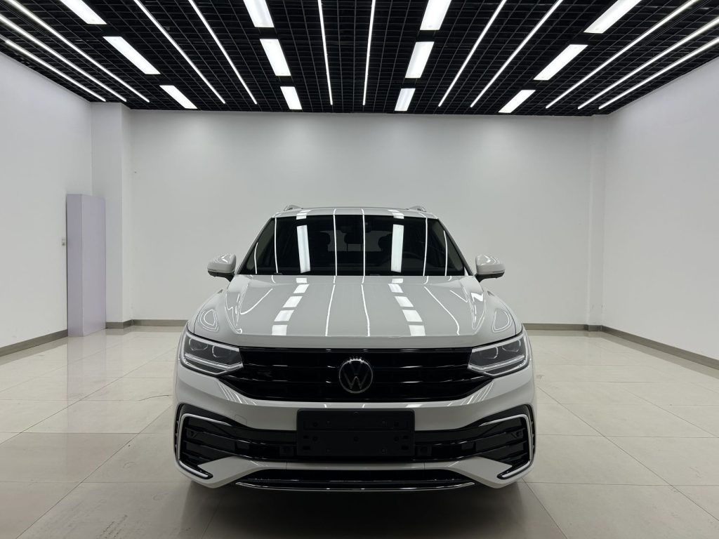 Volkswagen Tiguan L 2022 380TSI Automatic 4WD R-Line Yuexiang Edition 7-местный - Huishida Trading