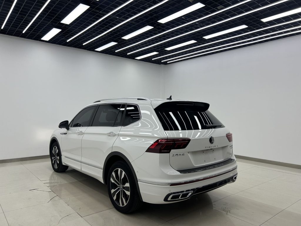 Volkswagen Tiguan L 2022 380TSI Automatic 4WD R-Line Yuexiang Edition 7-местный - Huishida Trading