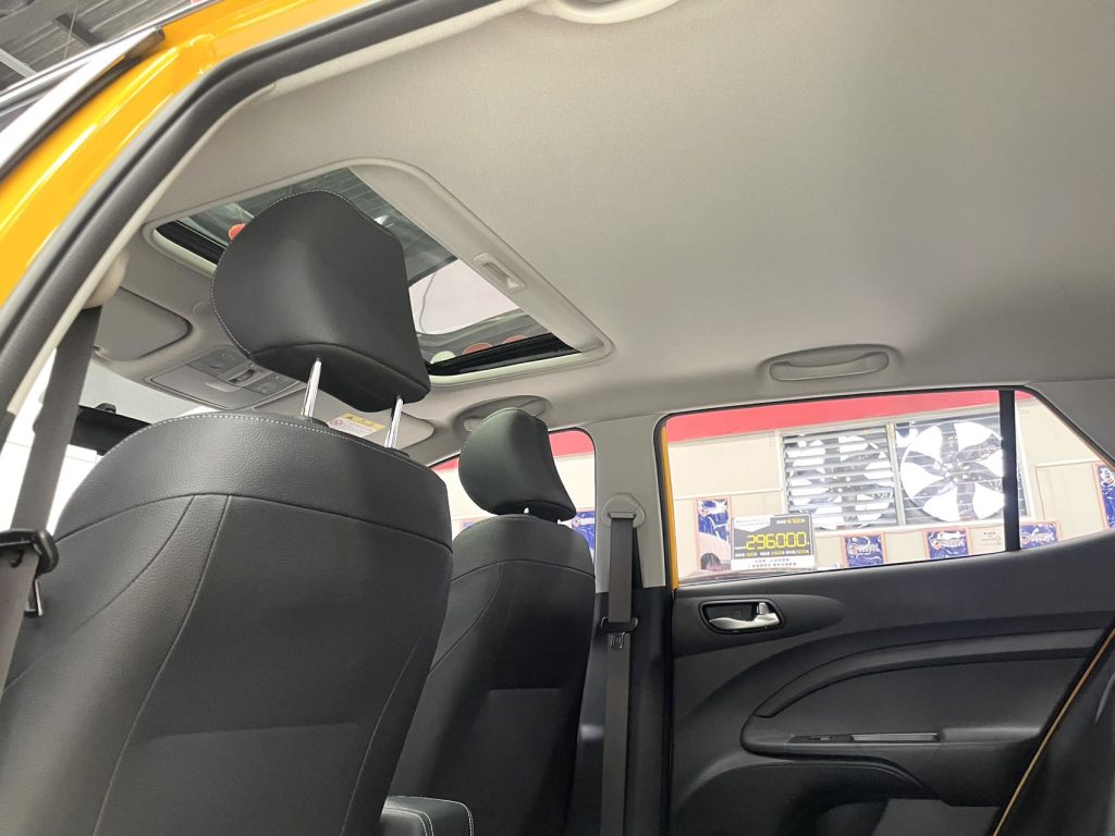 Kia KX1 2021 1.4L CVT Sunroof Модель - Huishida Trading