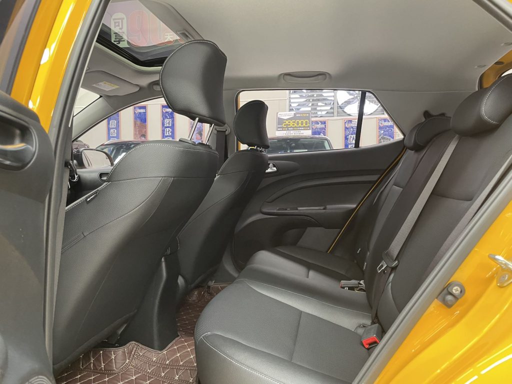 Kia KX1 2021 1.4L CVT Sunroof Модель - Huishida Trading