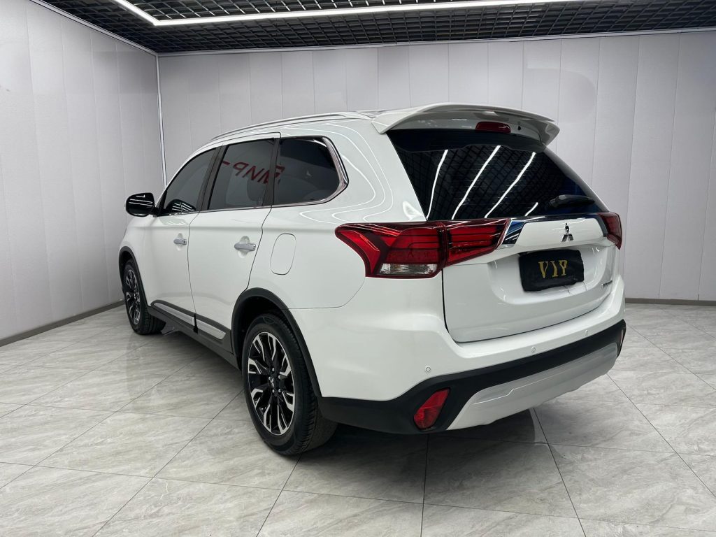 Mitsubishi Outlander 2021 2.4L 4WD Enjoy Edition 5-местный - Huishida Trading