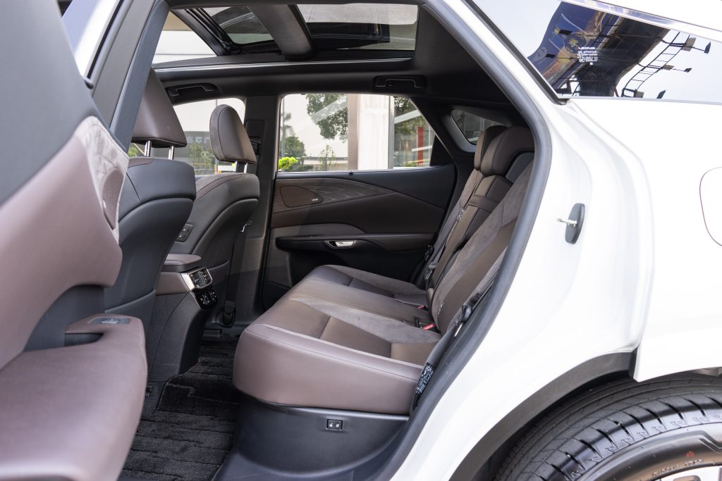 Lexus RX Новая энергия 2023 450h+ 4WD Enjoy Edition - Huishida Trading