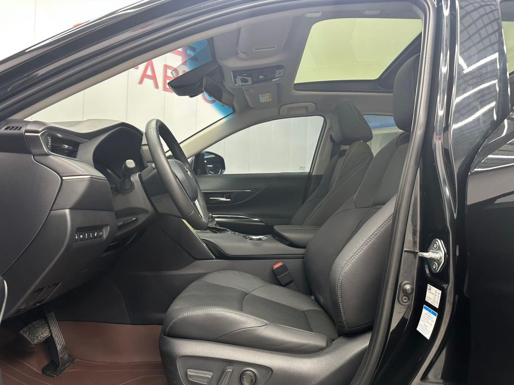 Toyota VENZA 2022 2.0L CVT 4WD Supreme Edition - Huishida Trading