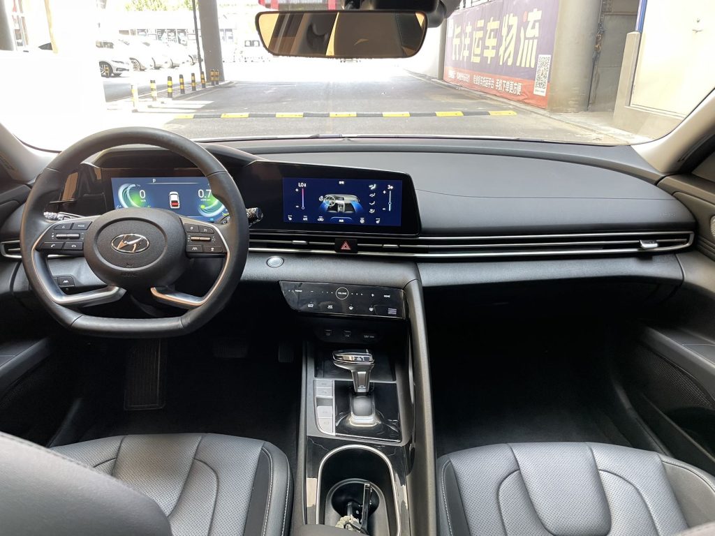 Hyundai Elantra 2021 1.5L CVT LUX Flagship Edition National - Huishida Trading
