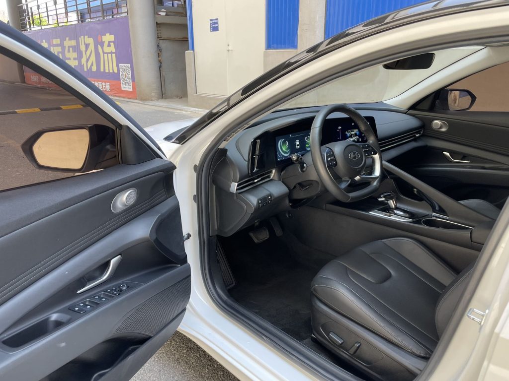 Hyundai Elantra 2021 1.5L CVT LUX Flagship Edition National - Huishida Trading