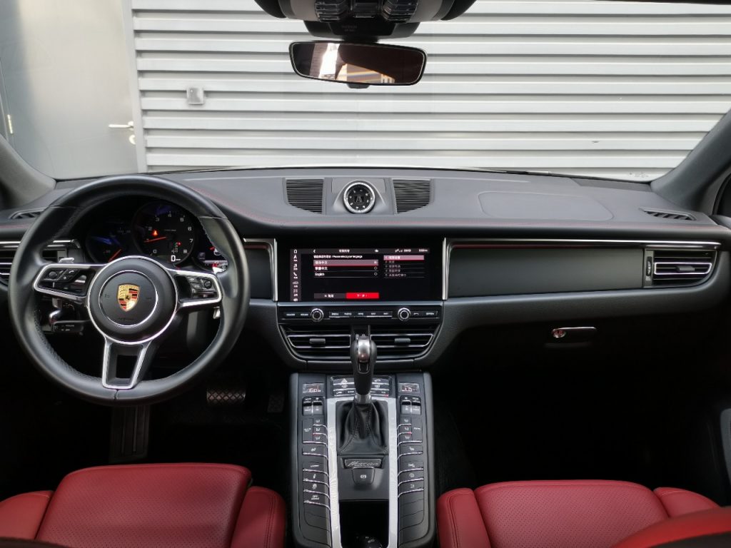 Porsche Macan 2020 2.0T - Huishida Trading
