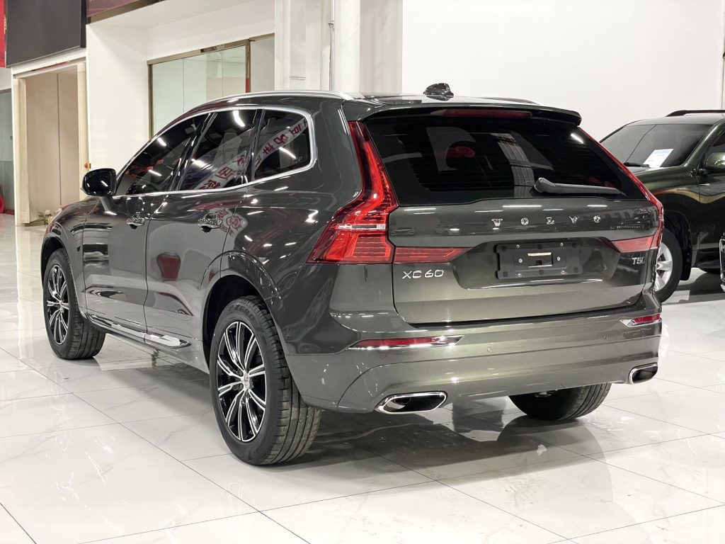 Volvo XC60 2021 T5 4WD Zhiyuan Deluxe - Huishida Trading