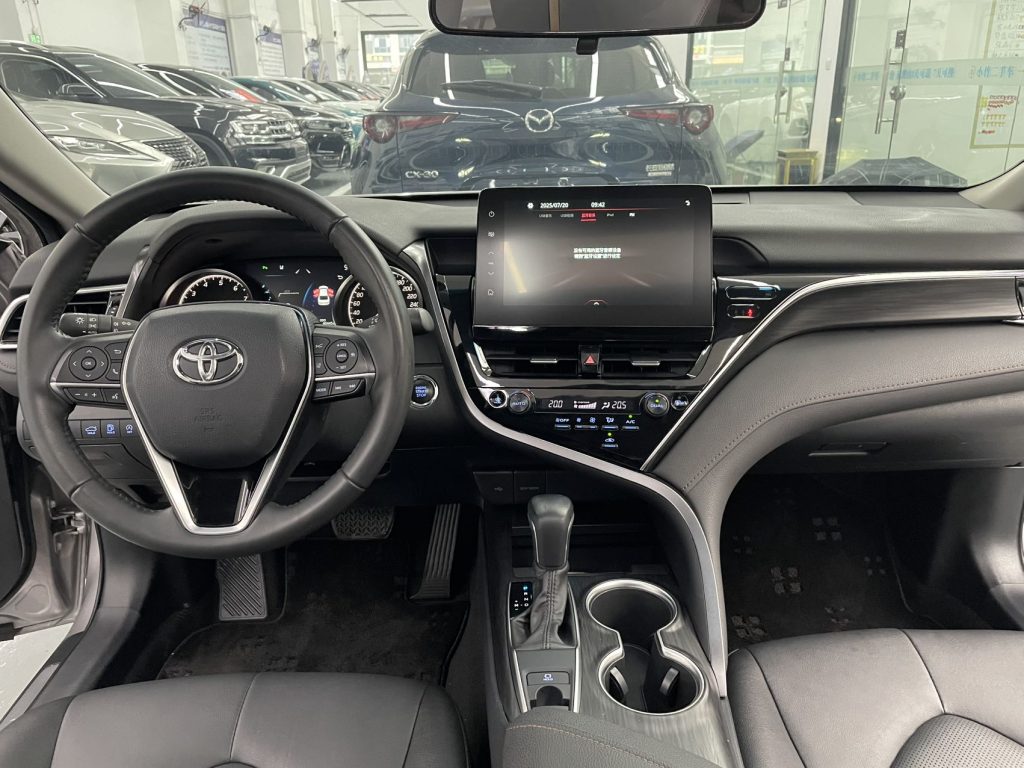 2021 Camry 2.0G Deluxe - Huishida Trading