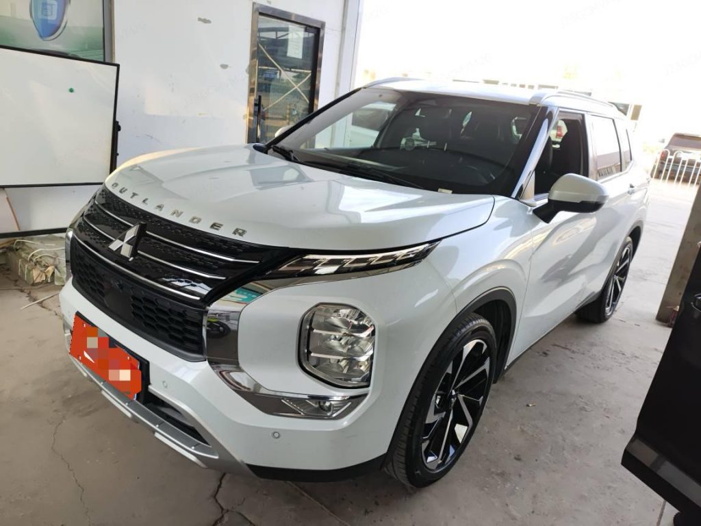 Mitsubishi Outlander 2023 1.5T CVT 4WD Excellence 5-местный - Huishida Trading