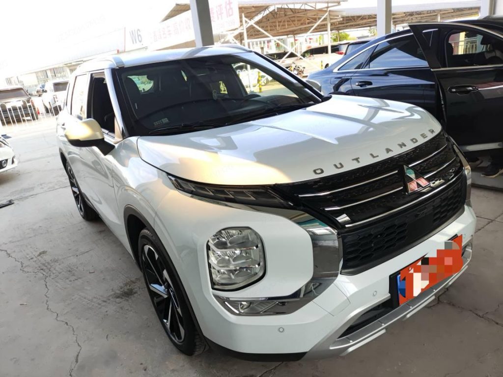 Mitsubishi Outlander 2023 1.5T CVT 4WD Excellence 5-местный - Huishida Trading