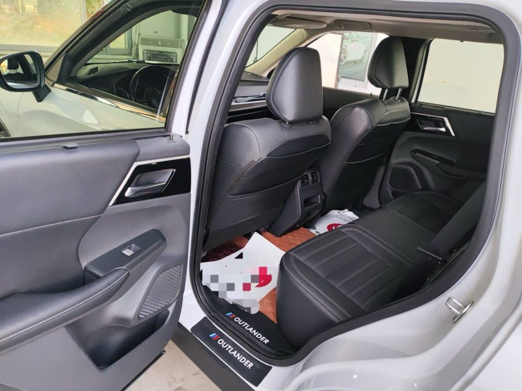 Mitsubishi Outlander 2023 1.5T CVT 4WD Excellence 5-местный - Huishida Trading