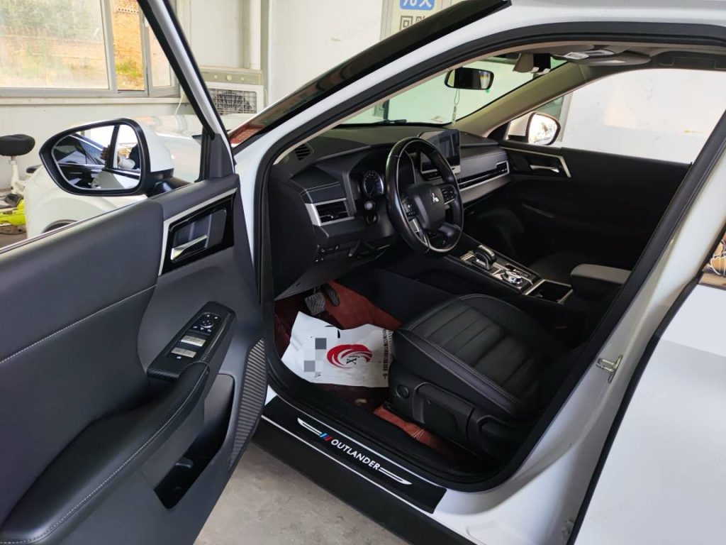 Mitsubishi Outlander 2023 1.5T CVT 4WD Excellence 5-местный - Huishida Trading