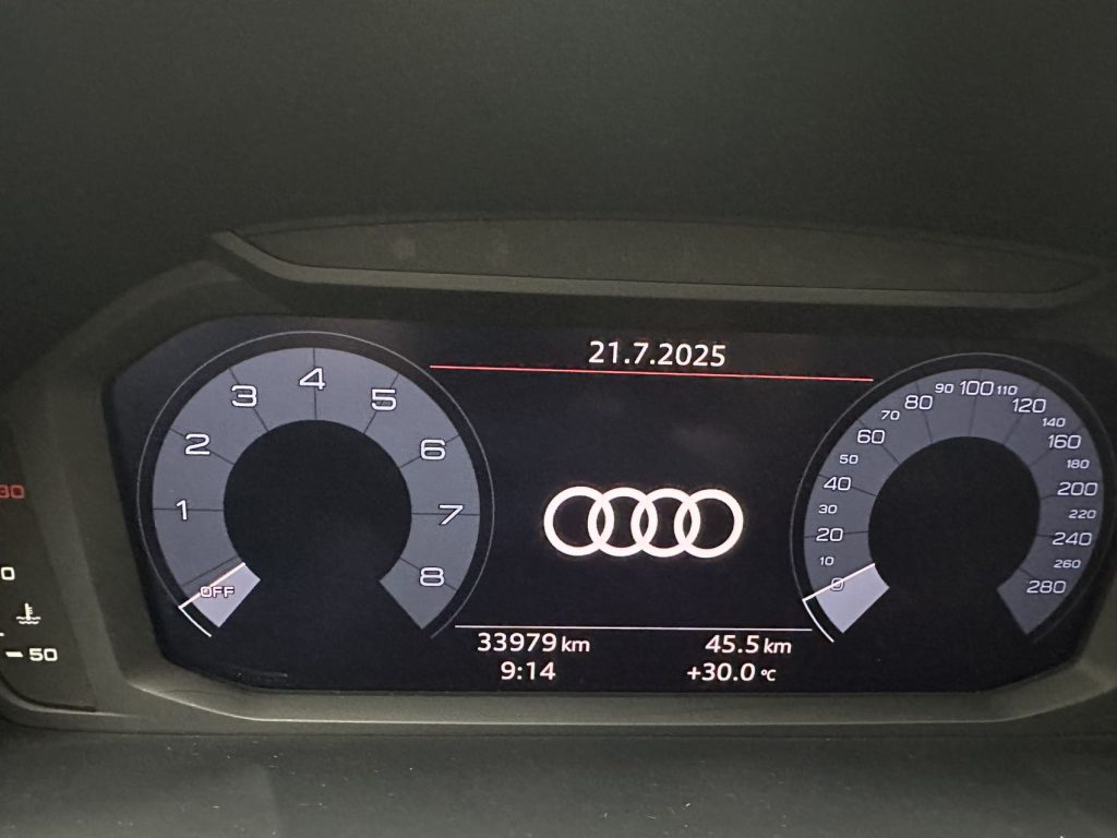Audi Q3 2022 35 TFSI Fashion Dynamic - Huishida Trading