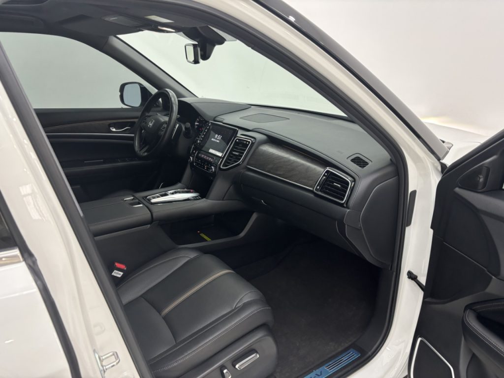2020 Honda UR-V 370TURBO 4WD Premium Edition - Huishida Trading