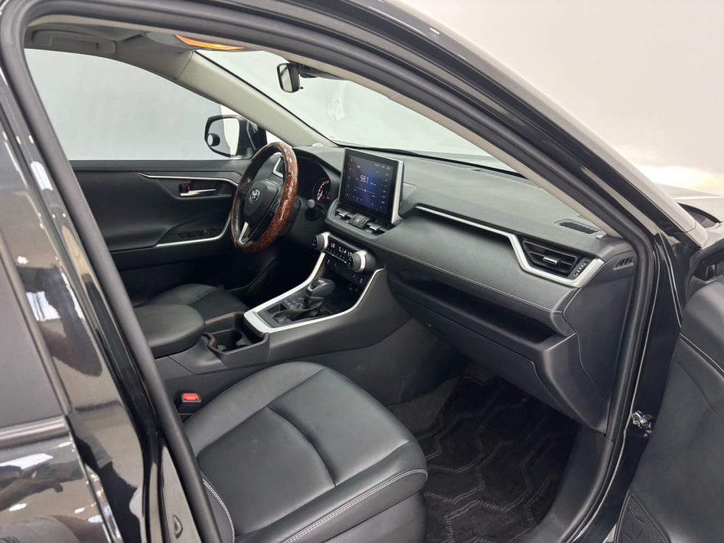 Toyota RAV4 2021 2.0L CVT 4WD Style PLUS Edition - Huishida Trading