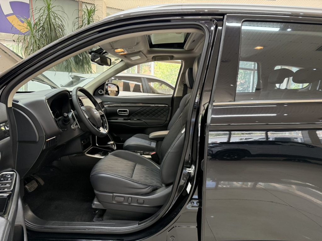 Mitsubishi Outlander 2020 4WD Enjoy Edition 7-местный - Huishida Trading