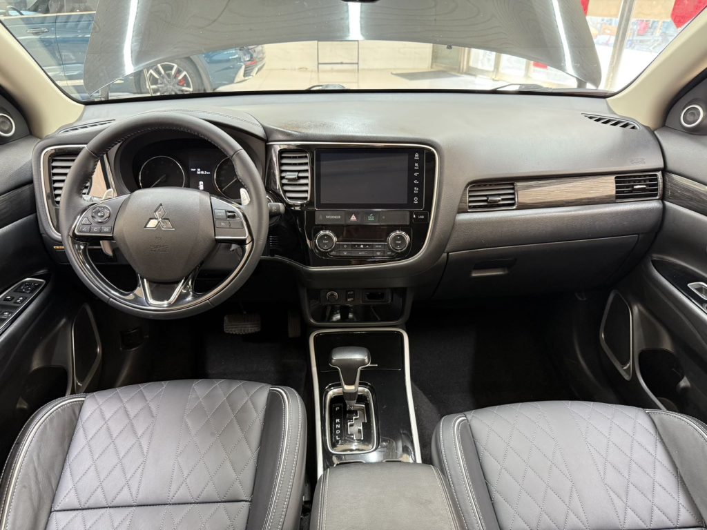 Mitsubishi Outlander 2020 4WD Enjoy Edition 7-местный - Huishida Trading