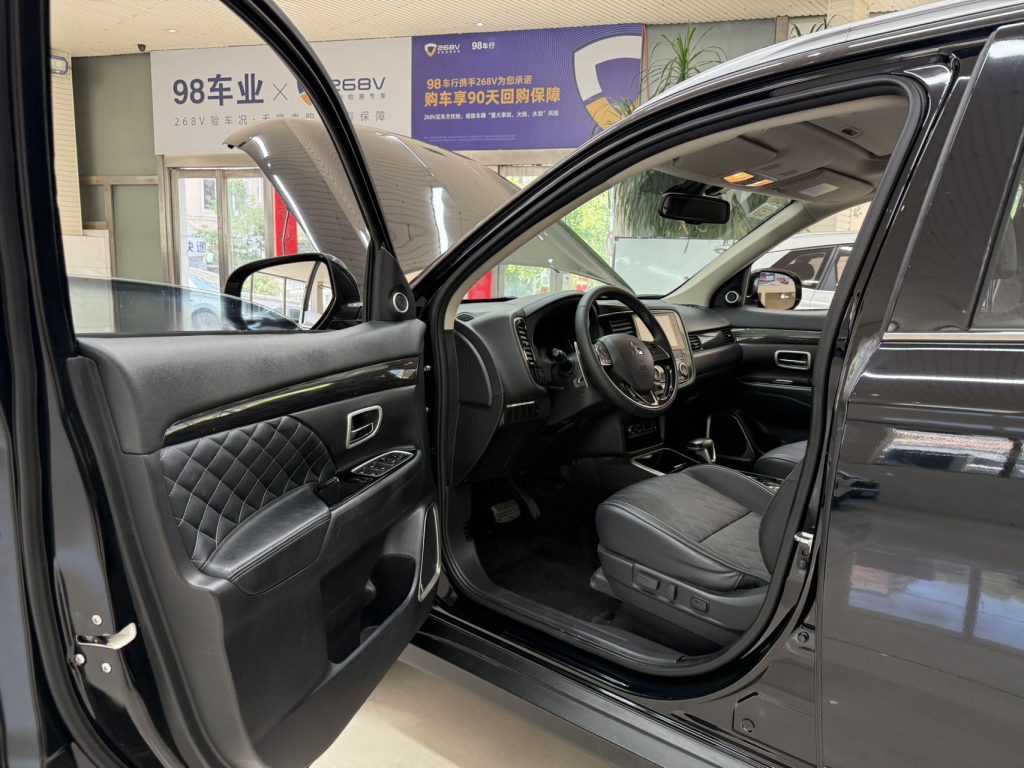 Mitsubishi Outlander 2020 4WD Enjoy Edition 7-местный - Huishida Trading