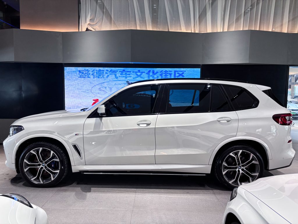 BMW X5 2022 xDrive 40Li Premium M Sport Package - Huishida Trading