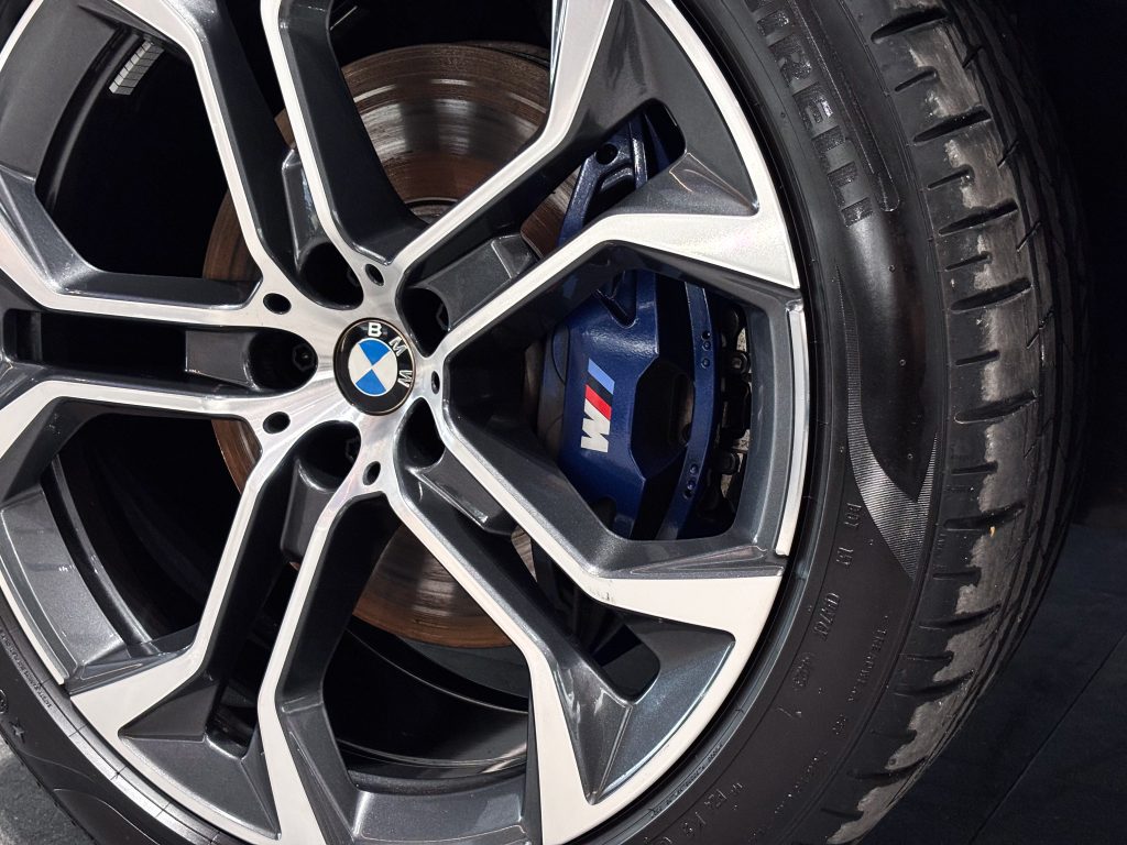 BMW X5 2022 xDrive 40Li Premium M Sport Package - Huishida Trading