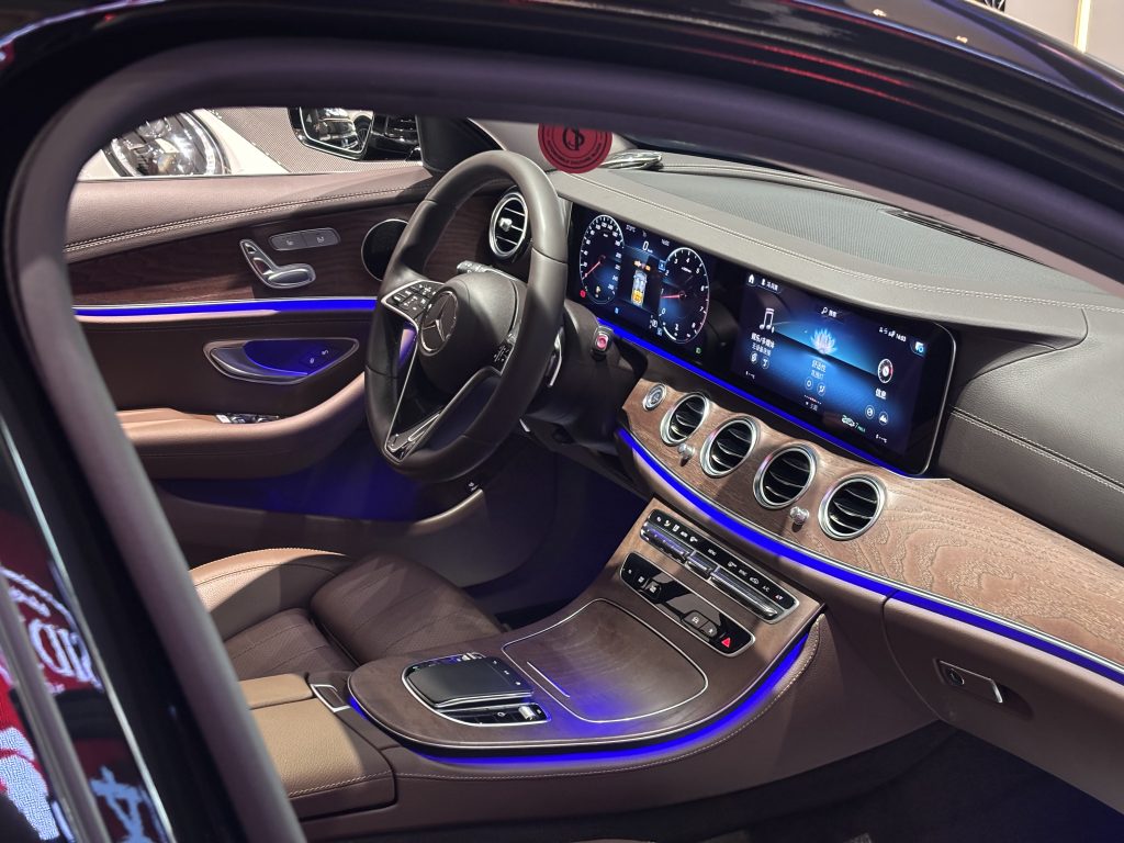Mercedes-Benz E300L 2022 MODEL MODIFIED II E 300 L STYLE - Huishida Trading