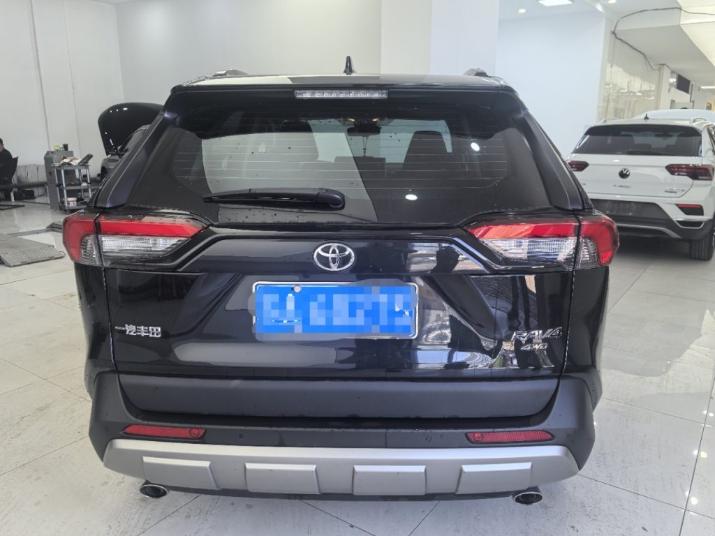 Toyota RAV4 2022 модельного года 2.0 CVT с полным приводом Fashion PLUS - Huishida Trading