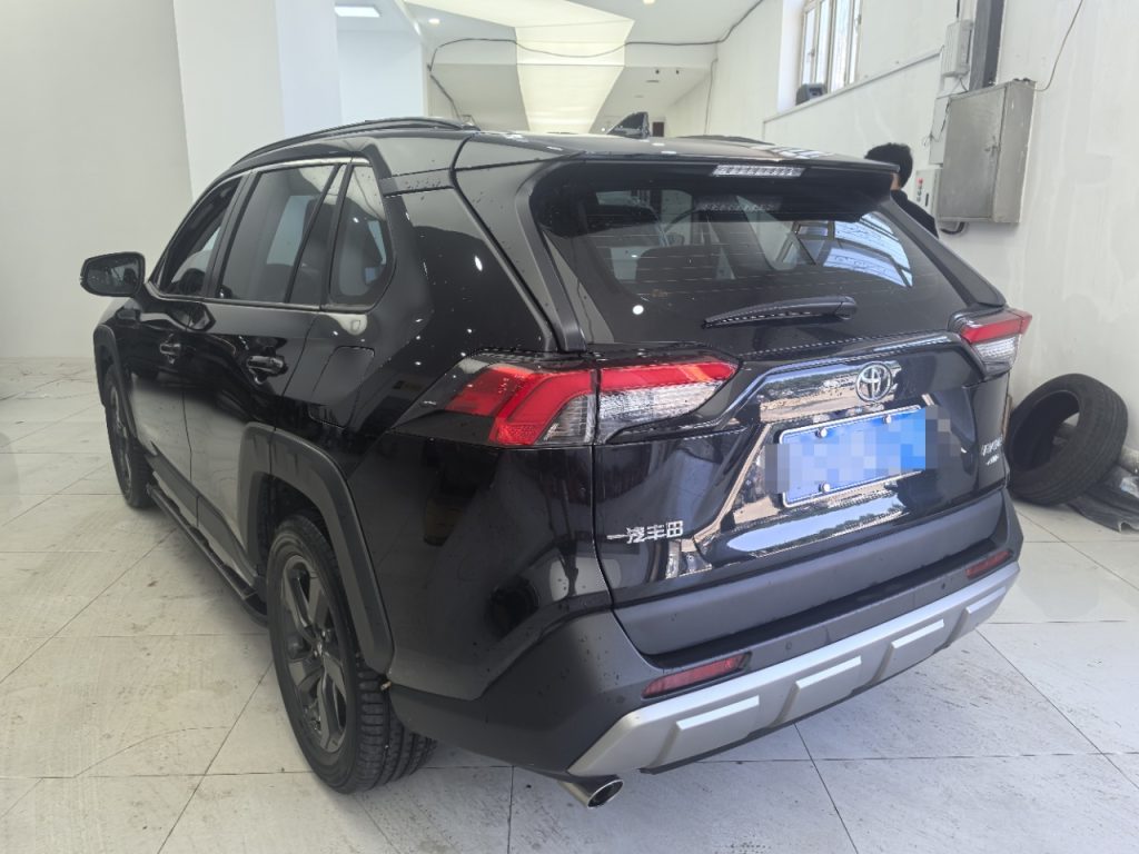 Toyota RAV4 2022 модельного года 2.0 CVT с полным приводом Fashion PLUS - Huishida Trading