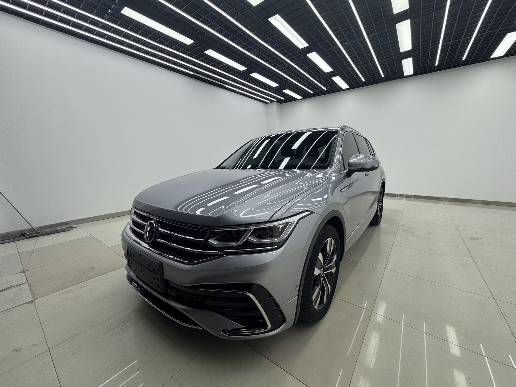Tiguan-L 2022 380TSI Automatic 4WD R-Line Flagship Edition 7-местный