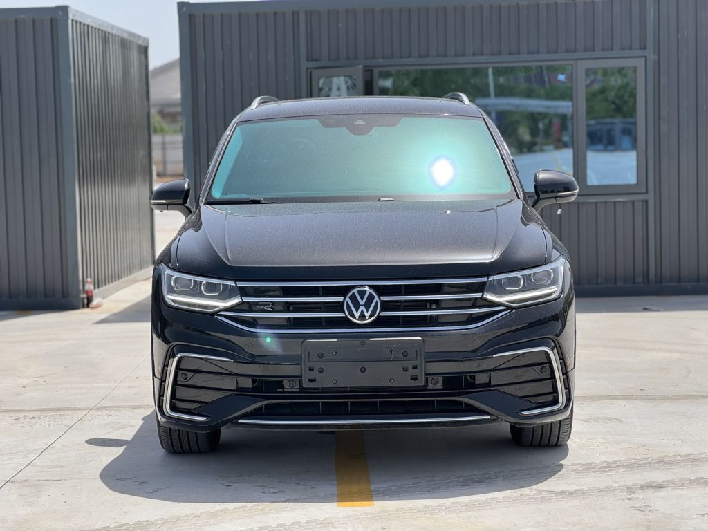 Volkswagen Tiguan L 2023 380TSI R-Line 4WD Yuexiang Edition 7-местный - Huishida Trading