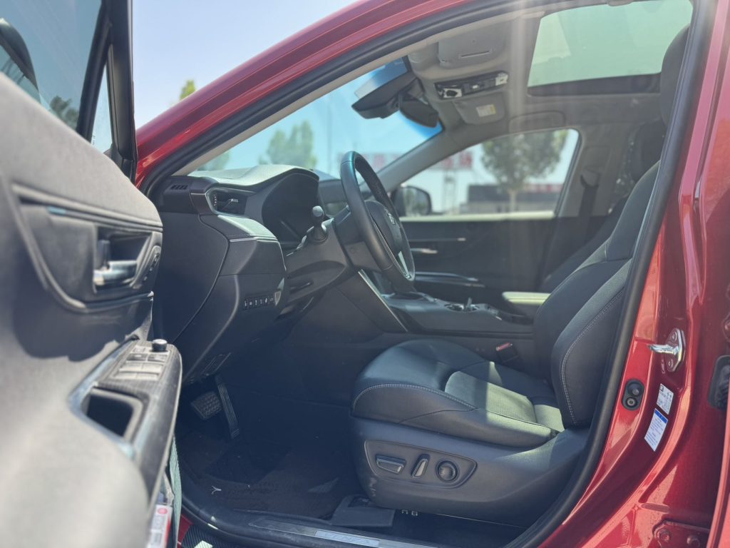 Toyota Venza 2022 Model Year 2.0L CVT All-Wheel Drive Premium Edition - Huishida Trading