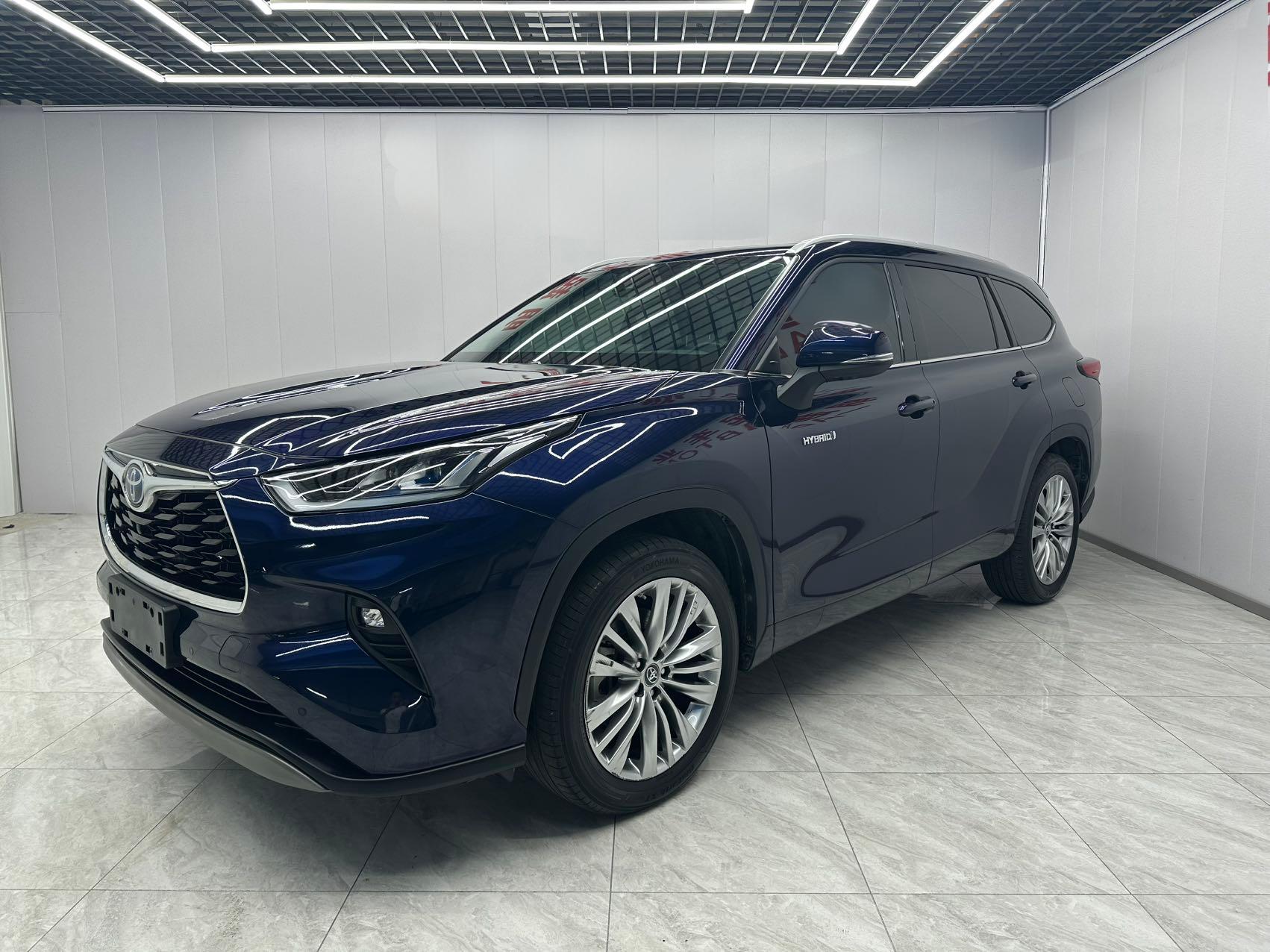 Toyota  HIGHLANDER  2022 Twin Engine 2.5L 4WD Supreme Edition 7-местный