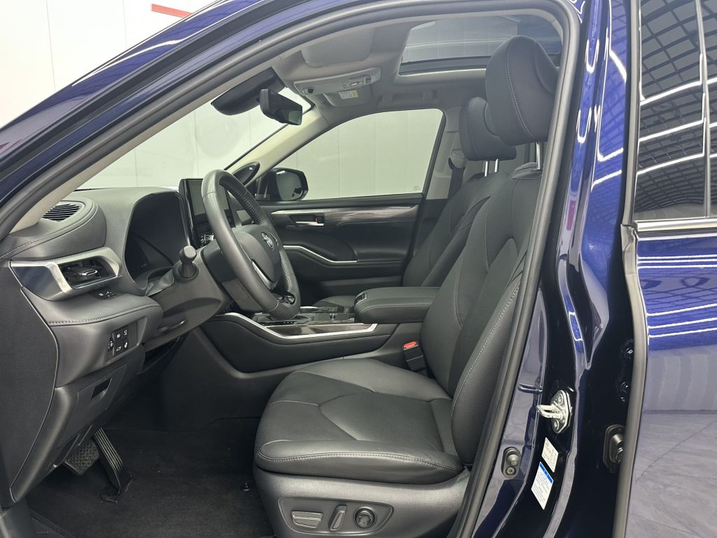 Toyota HIGHLANDER 2022 Twin Engine 2.5L 4WD Supreme Edition 7-местный - Huishida Trading