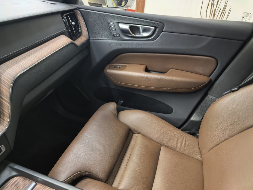 2022 Volvo XC60 4WD B5 Zhiyuan Deluxe - Huishida Trading