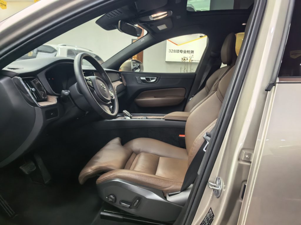 2022 Volvo XC60 4WD B5 Zhiyuan Deluxe - Huishida Trading
