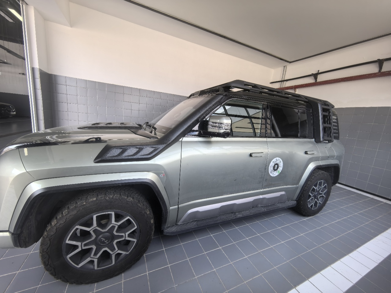 YANGWANG U8 2024 модельного года, версия для любителей бездорожья.