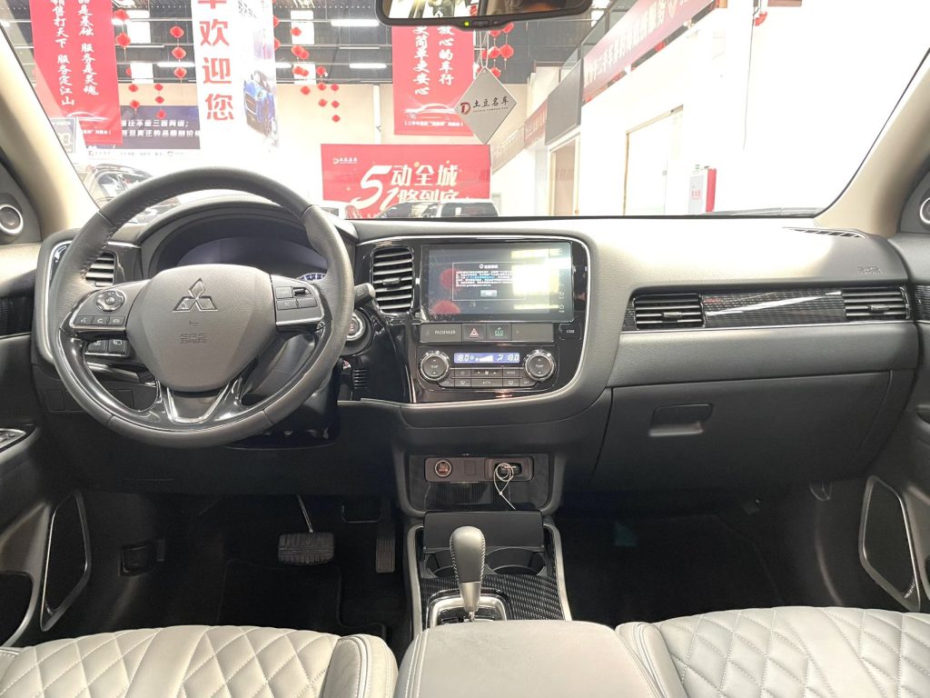 Mitsubishi Outlander 2021 модельного года, 2,0 л, передний привод, 5 мест. - Huishida Trading
