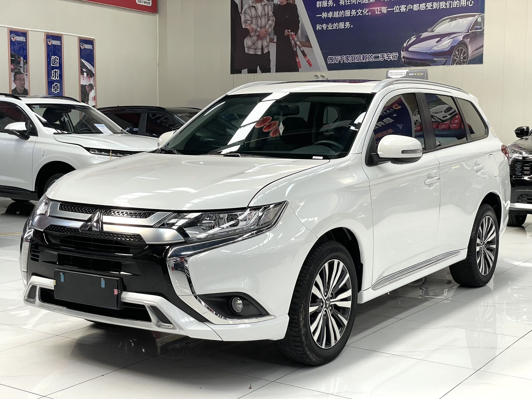 Mitsubishi Outlander 2021 модельного года, 2,0 л, передний привод, 5 мест.