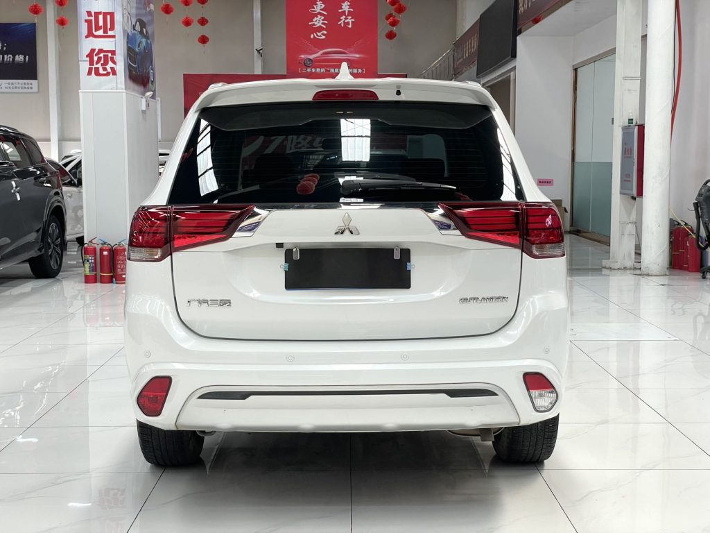 Mitsubishi Outlander 2021 модельного года, 2,0 л, передний привод, 5 мест. - Huishida Trading