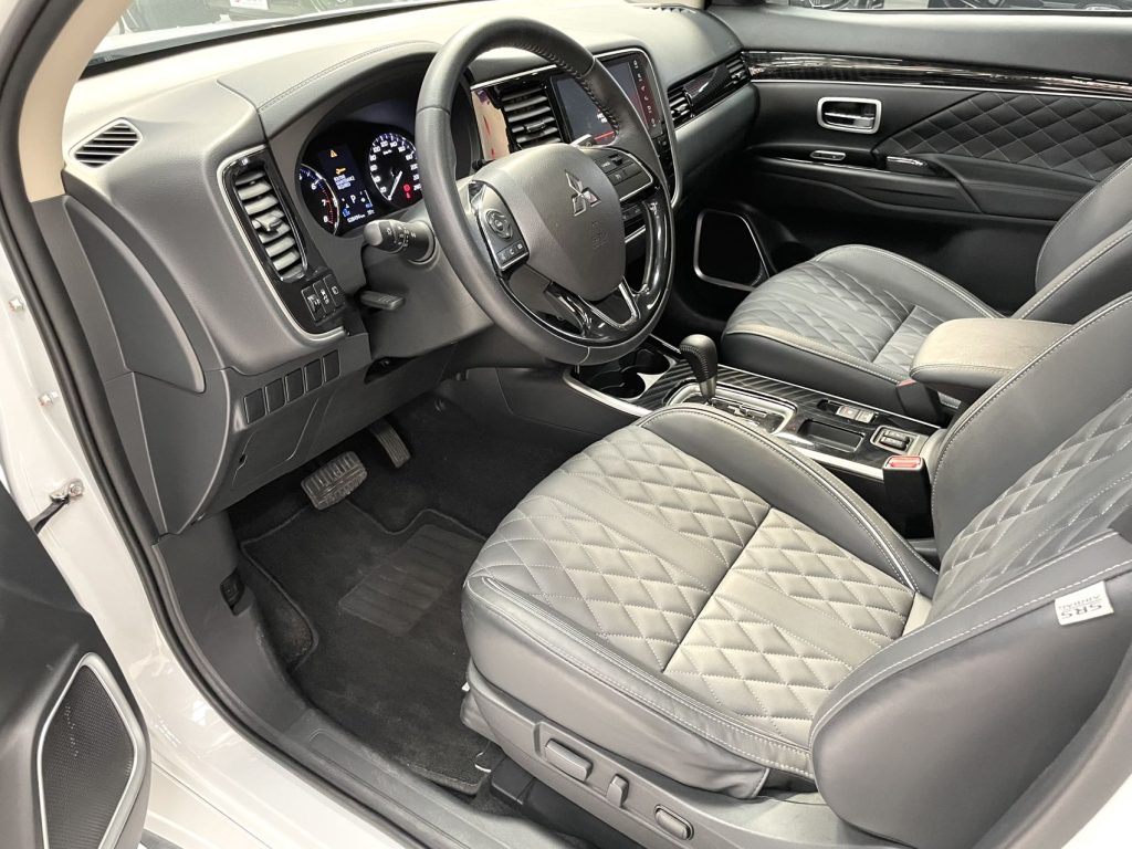 Mitsubishi Outlander 2021 модельного года, 2,0 л, передний привод, 5 мест. - Huishida Trading