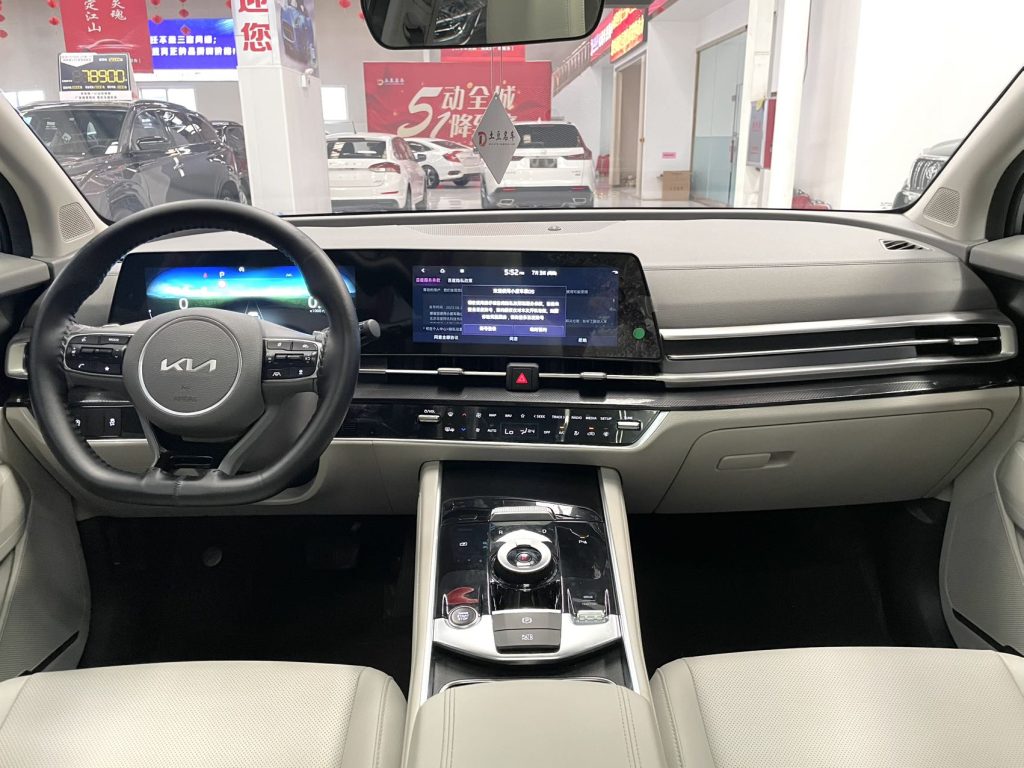 Kia Sportage 2023 модельного года, 1.5T, двухколесный привод, версия «Престиж» - Huishida Trading