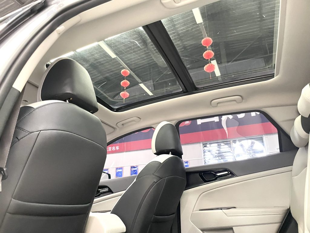 Kia Sportage 2023 модельного года, 1.5T, двухколесный привод, версия «Престиж» - Huishida Trading