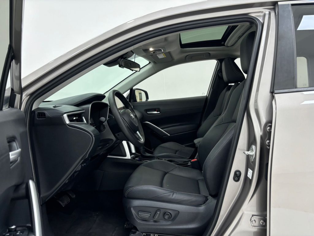 Toyota FRONTLANDER 2022 2.0L CVT Luxury Edition - Huishida Trading