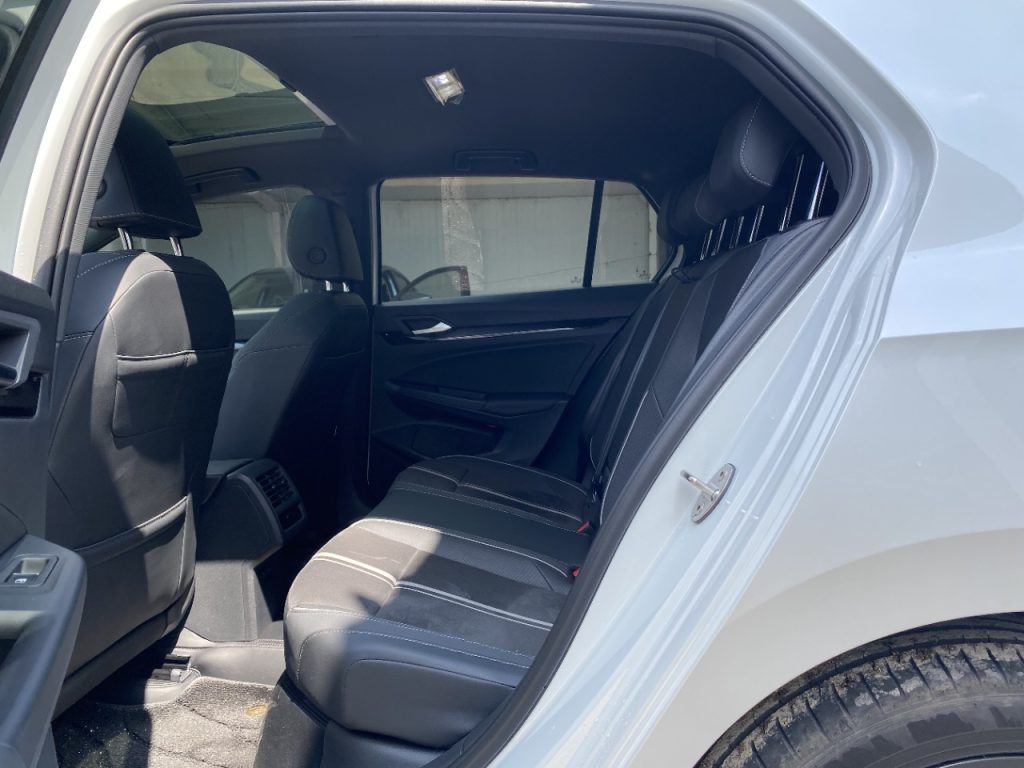 VW Golf 2021 модельного года 280TSI DSG R-Line - Huishida Trading