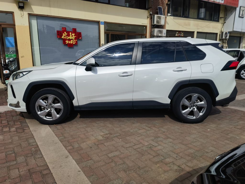 RAV4 2021 модельного года 2.0L CVT с приводом на две колеса, версия Fashion - Huishida Trading